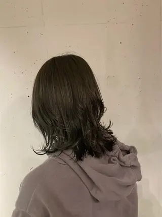 セミロング カラー まるやま ゆいかのヘアスタイル