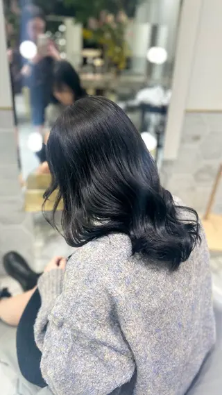 カラー costes 今井芽依のヘアスタイル