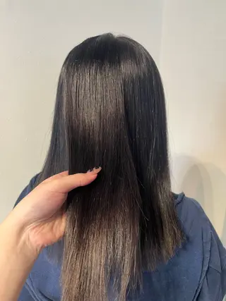 カラー annuy aoiのヘアスタイル