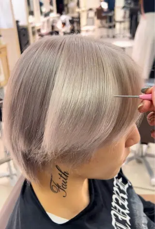 ショート メンズ ハイトーンカラー 🤍🫧 長井 律のヘアスタイル