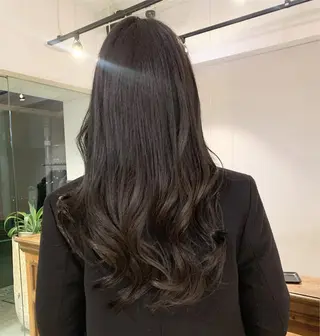 ロング カラー 透明感/オリーブ/ グレージュ/YUKAのヘアスタイル