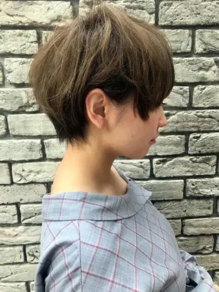 ショート カラー 羽田 ひろむのヘアスタイル