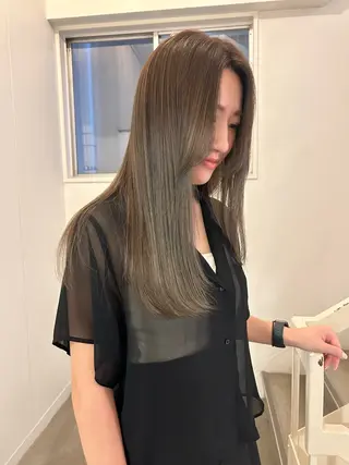 ロング カラー natsu ナチュラルのヘアスタイル