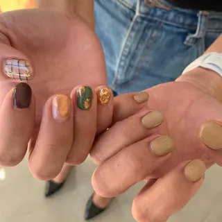 ショート カラー ネイル emanon 新宿東口店所属・nailist akariのネイルデザイン