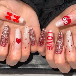 ネイル シャインネイル所属・伊藤 くるみのネイルデザイン