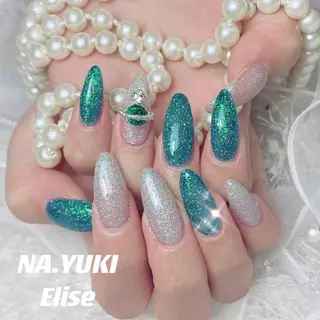 ネイル 🦋 Queenieのネイルデザイン