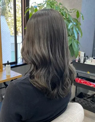 セミロング カラー FRAME spa&hair room博多店【フレーム】所属・髪質改善｜顔周り｜博 多｜川上智也のヘアスタイル