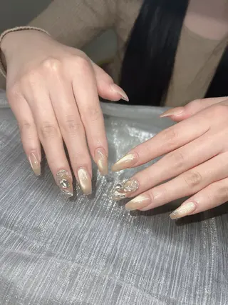 ネイル Lee Nailsのネイルデザイン