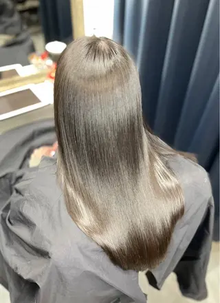 ロング 髪質改善・縮毛矯正専門店　美容室イリス所属・髪質改善・縮毛矯正 美容室iris.のヘアスタイル