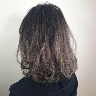 カラー デザインカラー Lienのヘアスタイル