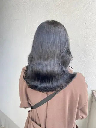 セミロング 艶カラー の達人のヘアスタイル