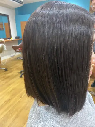 ミディアム カラー 佐治 梨乃のヘアスタイル