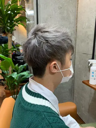 ショート カラー toi【トワ】所属・安達 俊亮のヘアスタイル