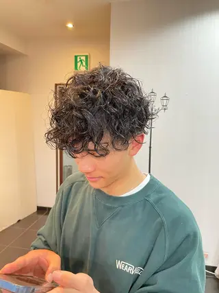 パーマ メンズ Merlyosaka 早川未来のヘアスタイル