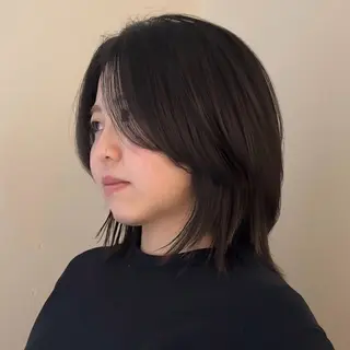 ミディアム 岸本 理希のヘアスタイル