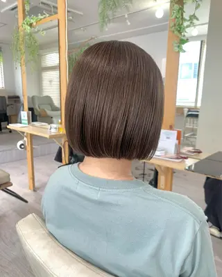 ショート カラー ツヤカラー🤍 ARISAのヘアスタイル
