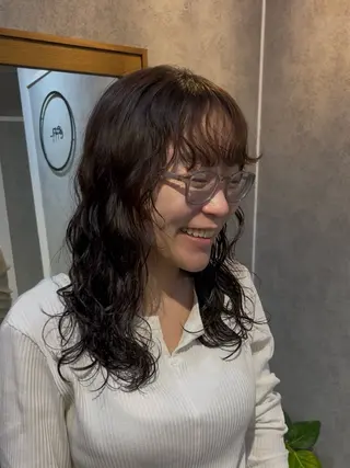 ミディアム パーマ ボブ/プツッとボブ/ 暖色カラー/モエのヘアスタイル