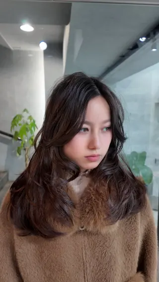 ロング カラー You/中明度カラー 🎨3ヶ月持つカットのヘアスタイル