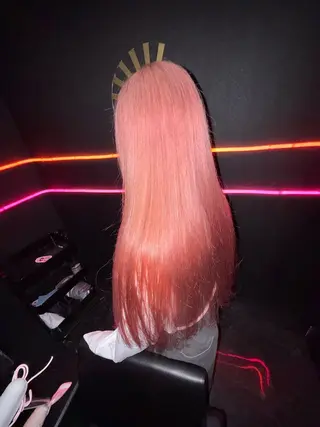 ロング カラー LINOAH所属・派手髪の錬金術師 🌟佐藤貴翔のヘアスタイル