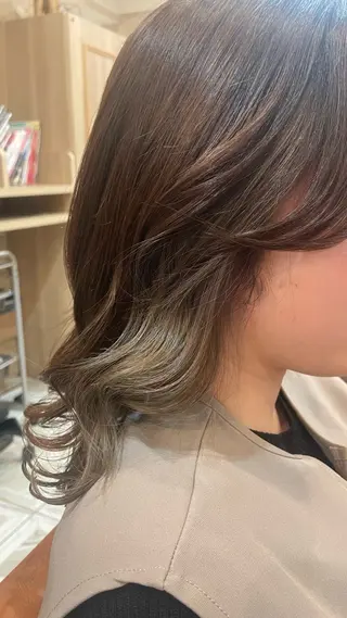 ミディアム 松田 唯叶のヘアスタイル