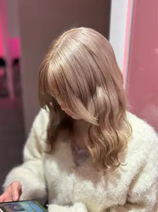 ミディアム カラー 田中麻鈴/ハイトーン /ミルクティーのヘアスタイル