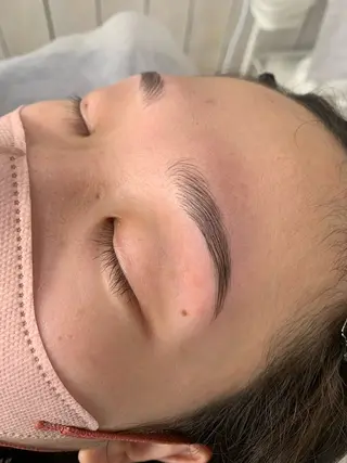 アイブロウ サニーヒルズ SUGIYAMAのマツエク・マツパデザイン