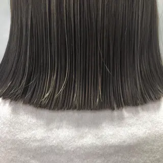 セミロング カラー ORIKA 美容室のヘアスタイル