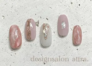 ネイル 根津 綾子のネイルデザイン