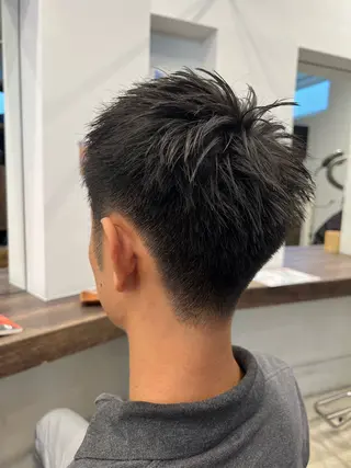 ショート オオミネ タクミのヘアスタイル