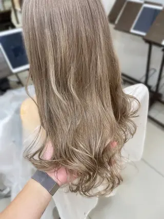 ロング カラー SOYON なんば店所属・水島 真彩のヘアスタイル