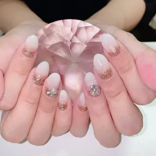 ネイル The Best Beauty受付担当のヘアスタイル