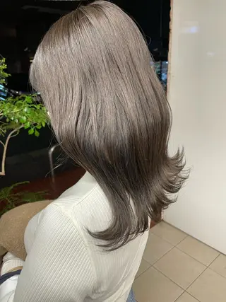 ミディアム VEGA天神 ブリーチのヘアスタイル