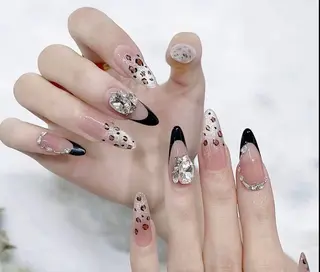 ネイル T. Leeのネイルデザイン