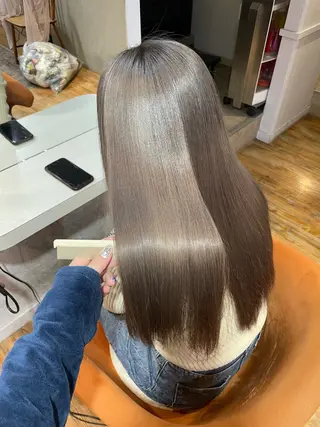 ロング カラー akane .のヘアスタイル