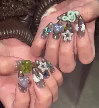 ネイル Pins16所属・🫧HI-KO 🫧のネイルデザイン