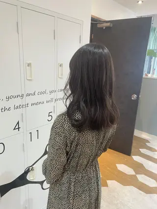 ミディアム カラー ヤマナカ エリカのヘアスタイル