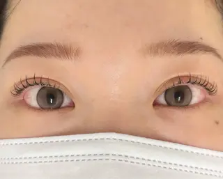 マツエク・マツパ niim所属・新居美紗希 ニイミサキのヘアスタイル