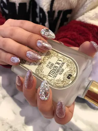 ネイル juedi nail(木曜日のネイル)所属・juedi nail 〜木曜日のネイル〜のネイルデザイン