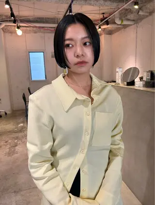 ショート カラー Loom.所属・村上雅人 ナチュラルモードのヘアスタイル