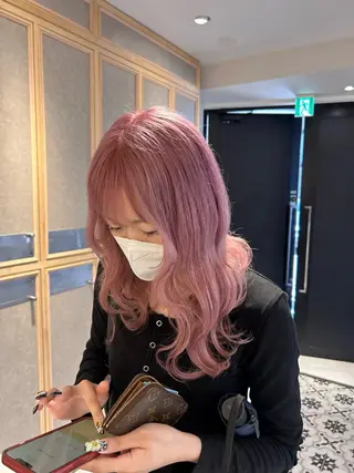 カラー miko🪽地毛風/ ハイトーン/レイヤーのヘアスタイル