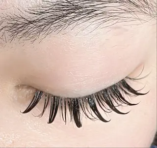 マツエク・マツパ りな☘️ 池袋のマツエク・マツパデザイン