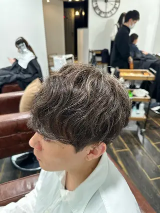 カラー メンズ 齋藤 拓麻のヘアスタイル