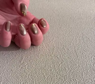 ネイル Ebiny'snail所属・田村 奈々のネイルデザイン