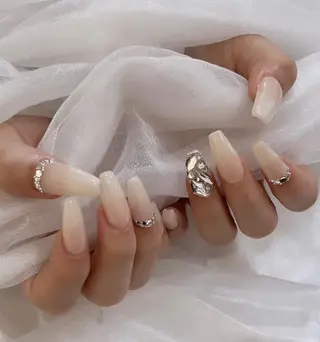 ネイル SALON ELVI.所属・SALON ELVI.のネイルデザイン