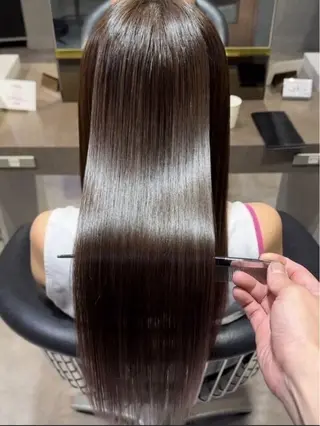 ロング EARTH富山婦中店 2026新卒20万〜のヘアスタイル