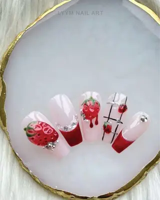 ネイル LYYM Salonのネイルデザイン