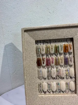 ネイル マツエク・マツパ アイブロウ feey ⁑erinaのネイルデザイン