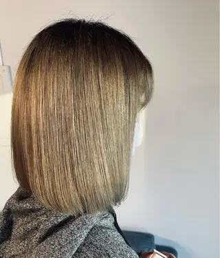 ミディアム La fith hair ray 札幌店所属・顔まわり/W カラー/リョウのヘアスタイル