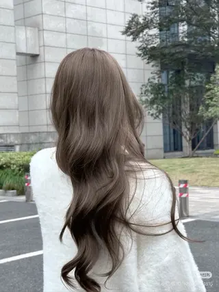 ロング カラー 透明感カラー グレージュ/あいのヘアスタイル