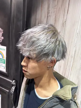 カラー 韓国風／ハイトーン 砂原洋介のヘアスタイル